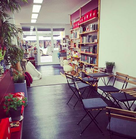 Blick in die Buchhandlung Pörksen